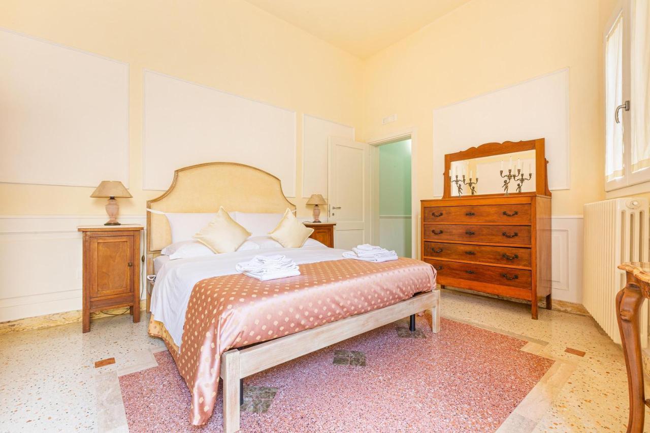 לצ'ה Dimora Le Tre Muse Guesthouse מראה חיצוני תמונה