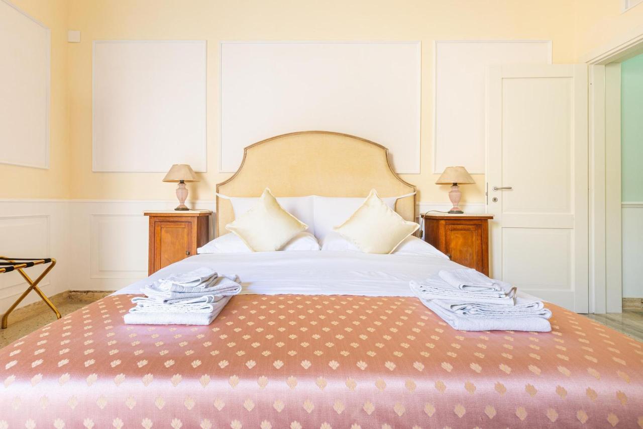 לצ'ה Dimora Le Tre Muse Guesthouse מראה חיצוני תמונה
