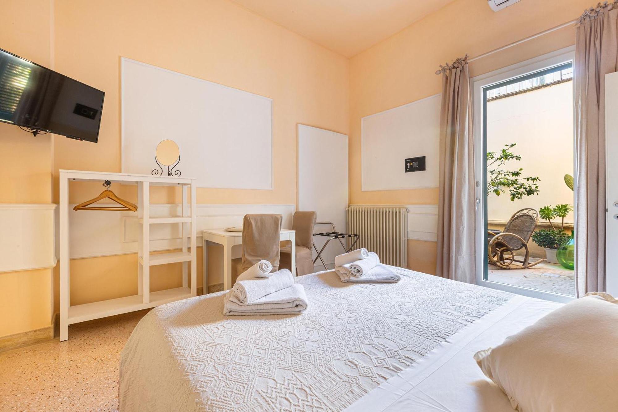 לצ'ה Dimora Le Tre Muse Guesthouse מראה חיצוני תמונה